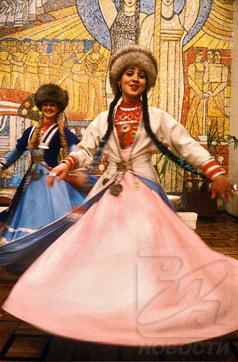 俄罗斯各民族服饰