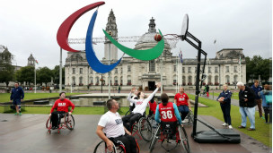 英国轮椅篮球运动员和残奥会标志