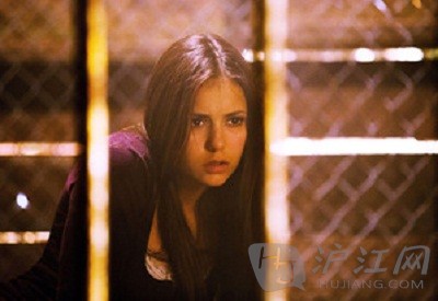 《吸血鬼日记》第四季剧照发布Elena被锁