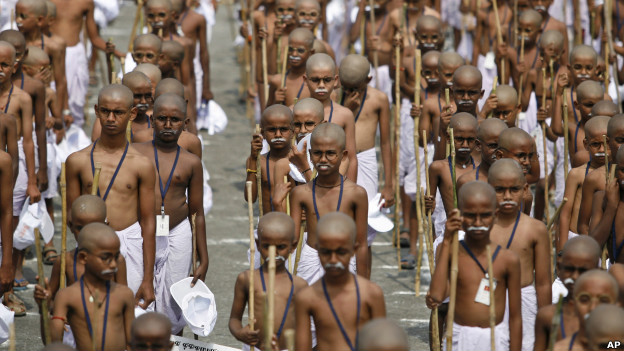 Indian children dressed like Mahatma Gandhi