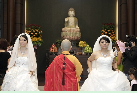 台湾首例佛化同性恋婚礼受热议